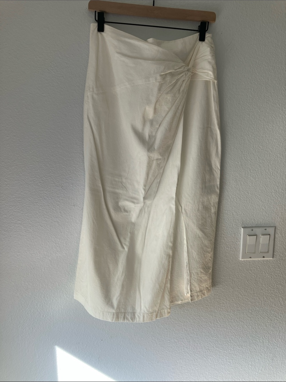 White Linen Showpo Wrap-Detail Women's Skirt with Slit